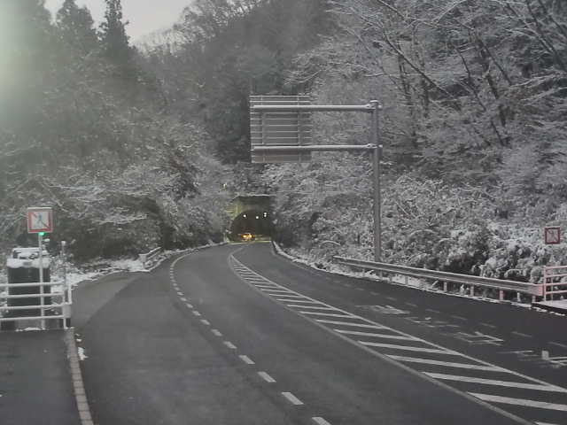 広島市佐伯区 湯来町伏谷_川角トンネル(下り)