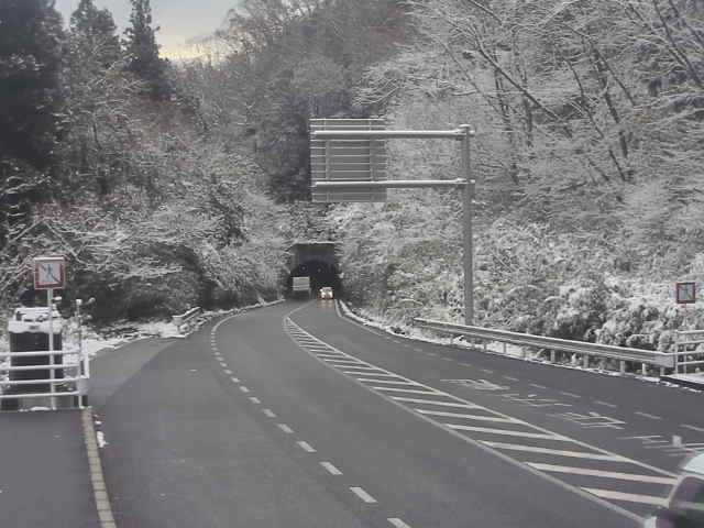 広島市佐伯区 湯来町伏谷_川角トンネル(下り)