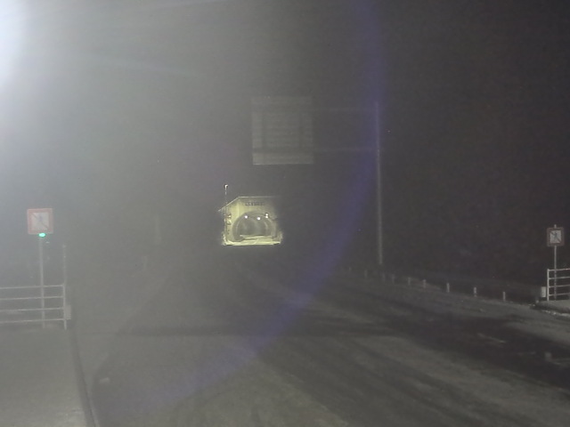 広島市佐伯区 湯来町伏谷_川角トンネル(下り)