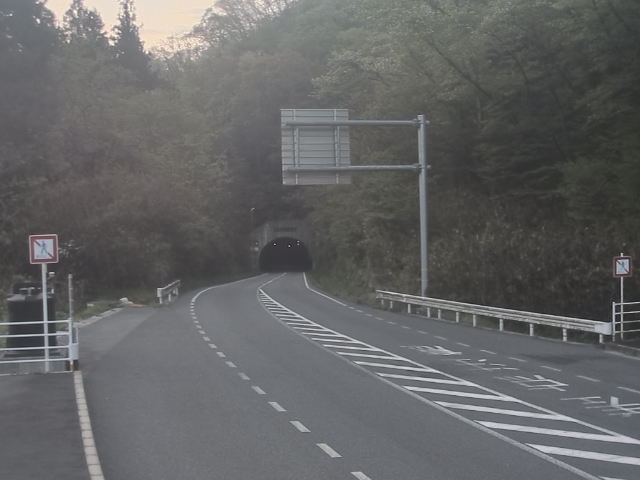 広島市佐伯区 湯来町伏谷_川角トンネル(下り)