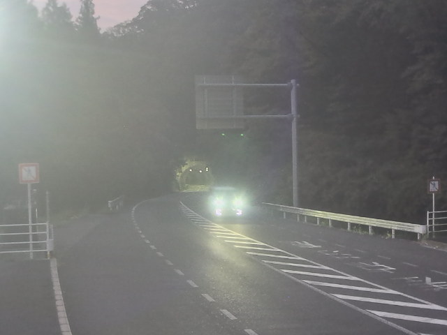 広島市佐伯区 湯来町伏谷_川角トンネル(下り)