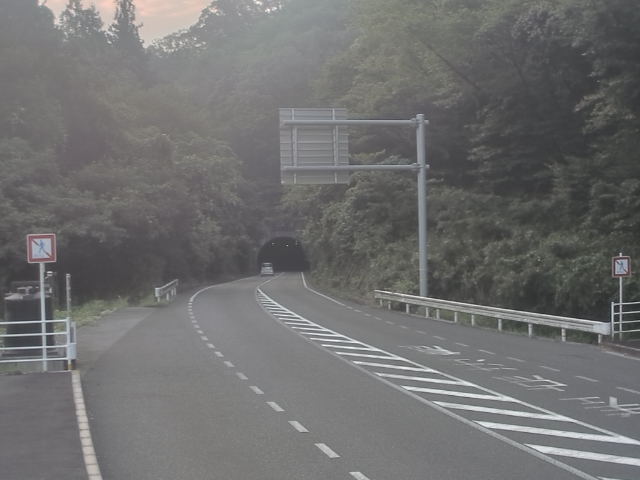 広島市佐伯区 湯来町伏谷_川角トンネル(下り)