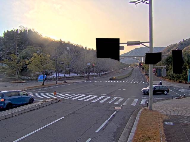 広島市安佐南区 大塚西六丁目(広域公園テニスコート前)