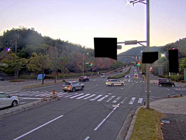 広島市安佐南区 大塚西六丁目(広域公園テニスコート前)