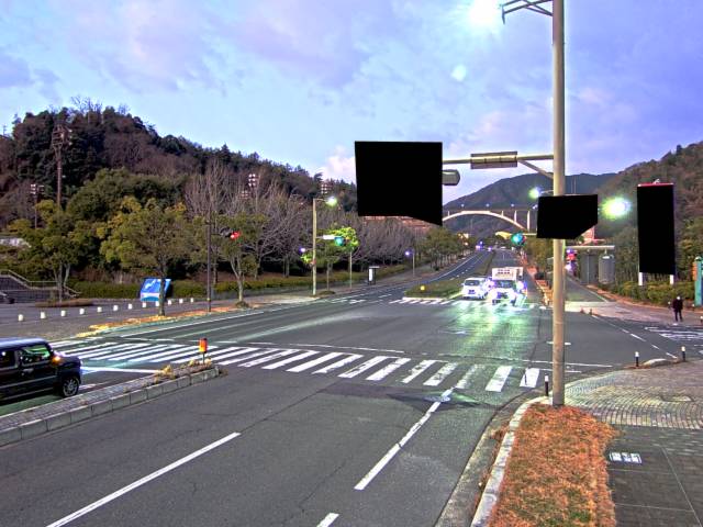 広島市安佐南区 大塚西六丁目(広域公園テニスコート前)