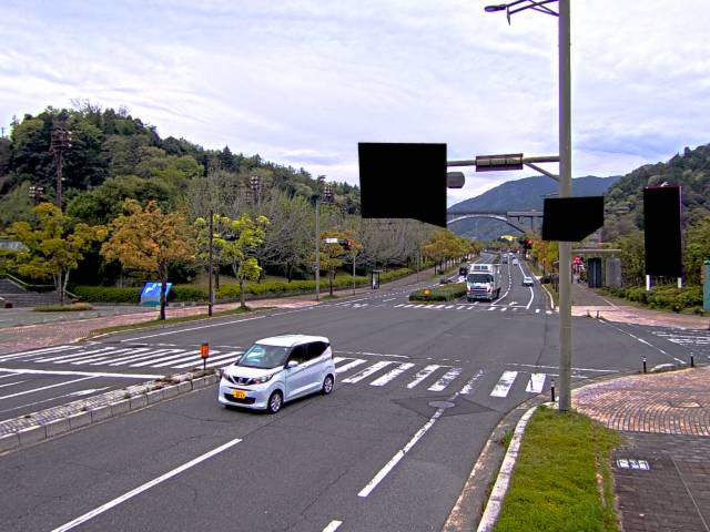 広島市安佐南区 大塚西六丁目(広域公園テニスコート前)