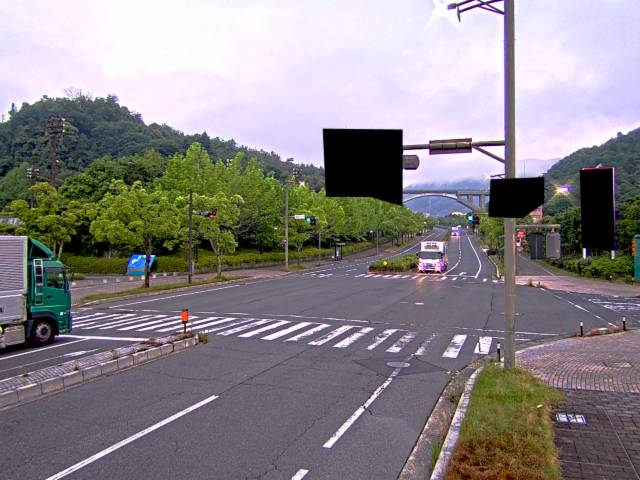 広島市安佐南区 大塚西六丁目(広域公園テニスコート前)