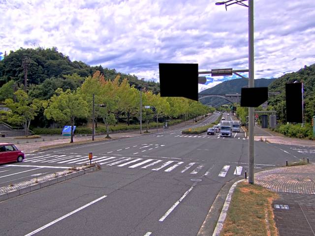 広島市安佐南区 大塚西六丁目(広域公園テニスコート前)